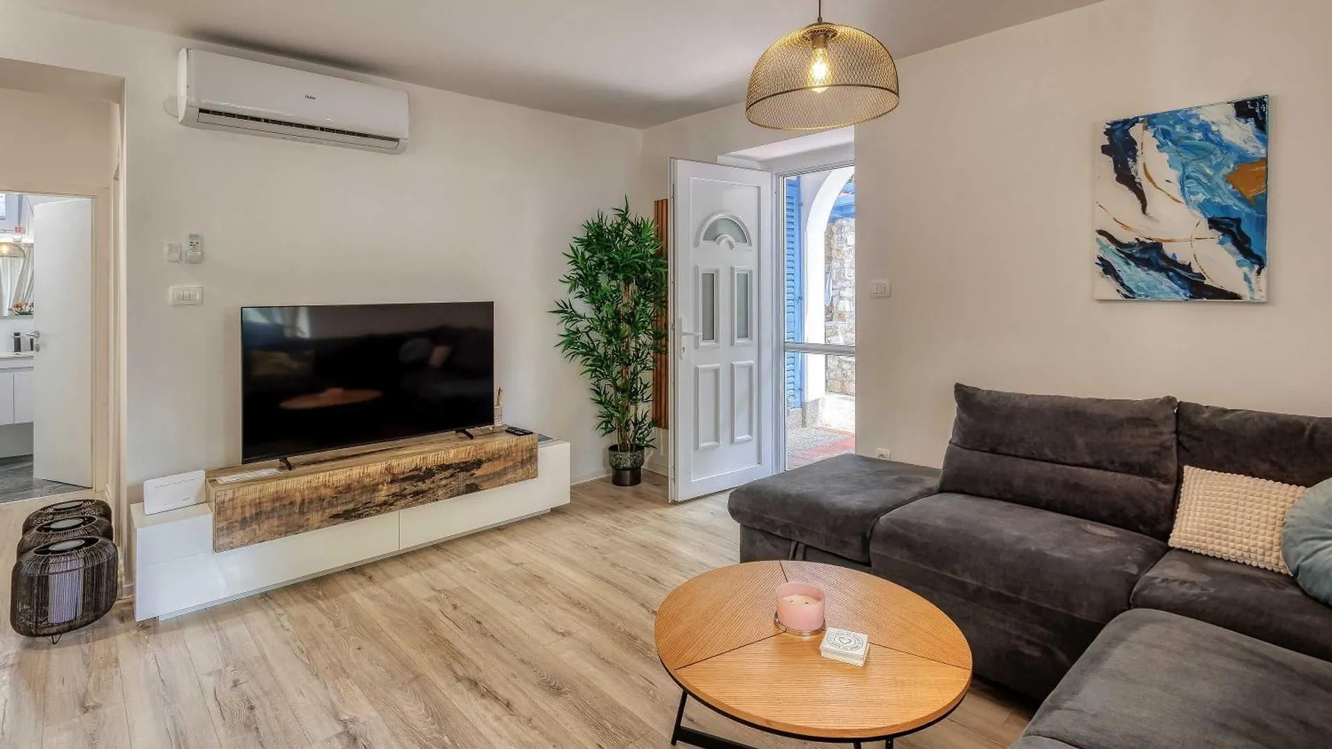 Holiday House Reina Kraljevica 0*,